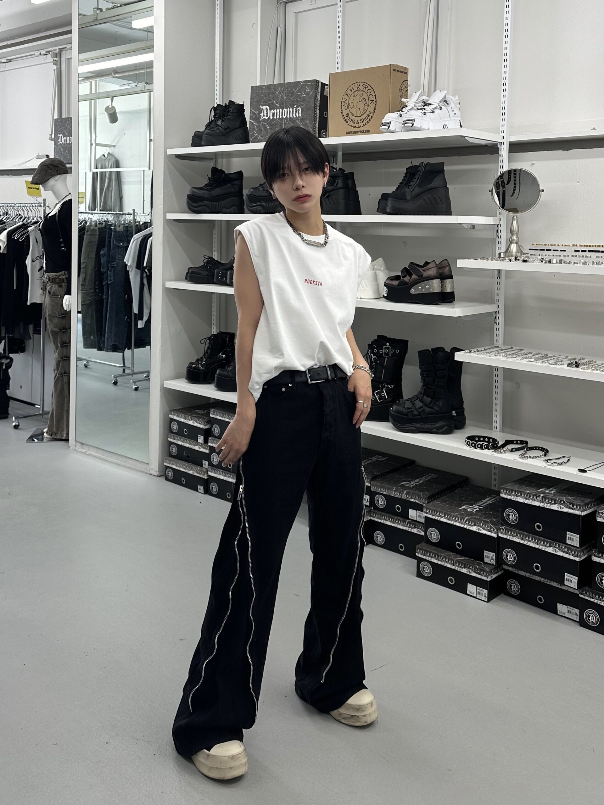 受注制【SUPADA】zipper line black denim pants | OUR BRAND
