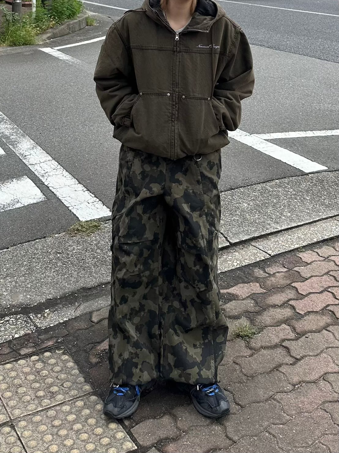 AAKAM】Knee Pin-tuck Camouflage Twill Pants | OUR BRAND