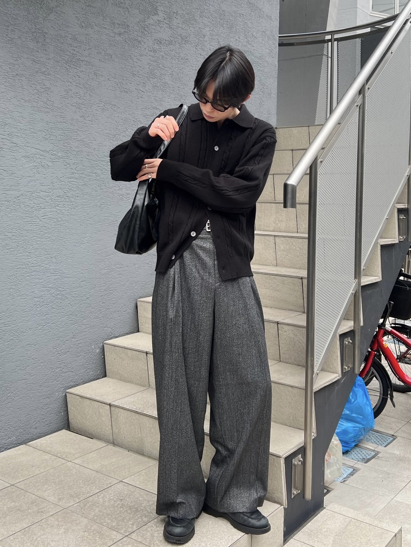 Chikashitsu +】damage reverse v neck knit（ニット/セーター