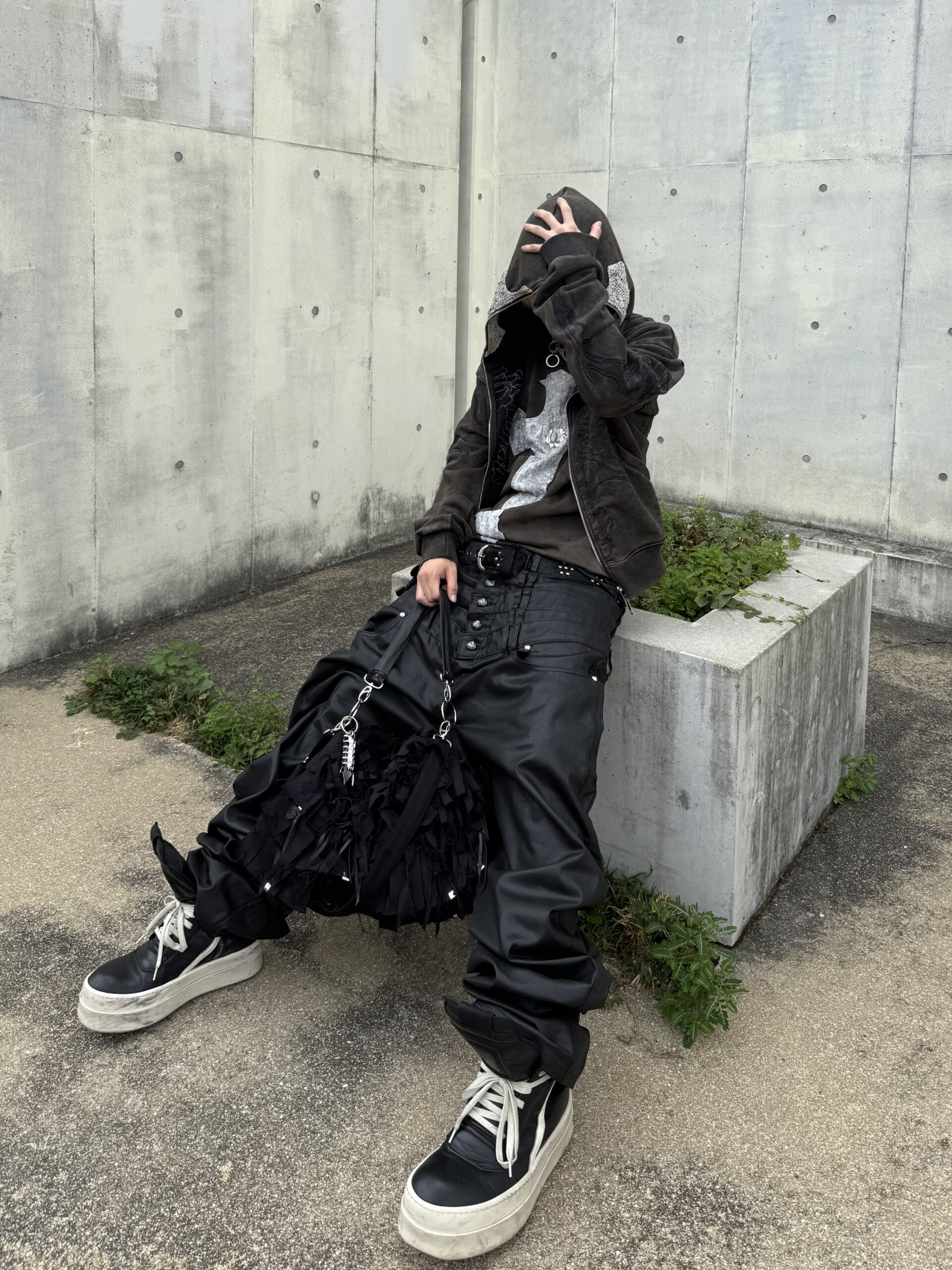 UNIZ】SKELETON KNIGHT HOODIE / 【ユニズ】刺しゅうロゴダブル